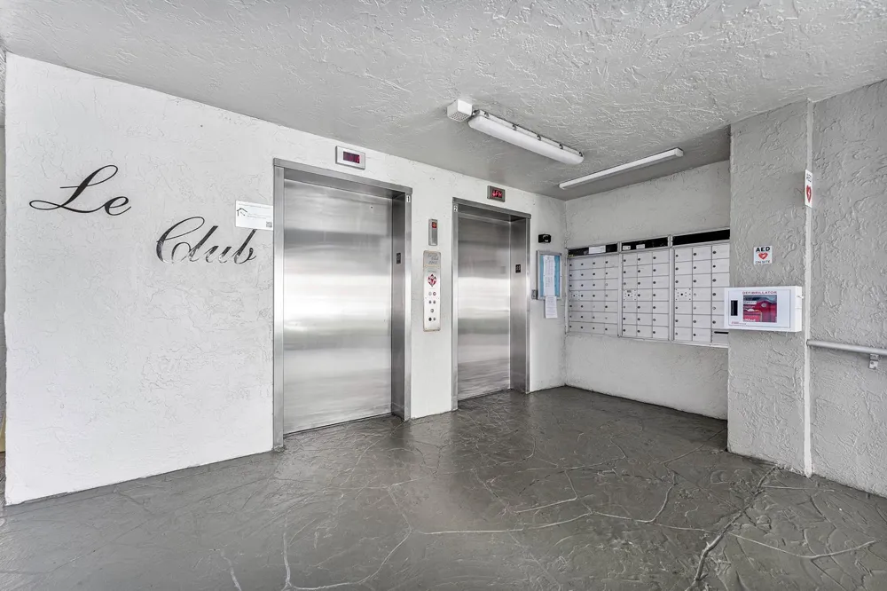 2205 S CYPRESS BEND DRIVE #302 Pompano Beach, FL 33069