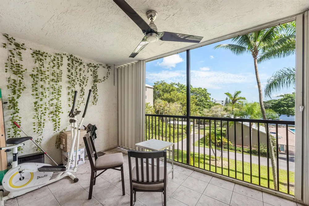 2205 S CYPRESS BEND DRIVE #302 Pompano Beach, FL 33069