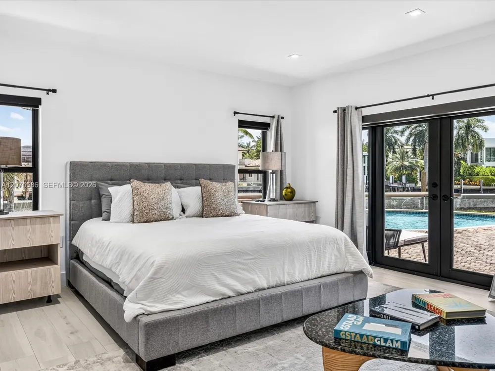 343 Centre Is Golden Beach, FL 33160