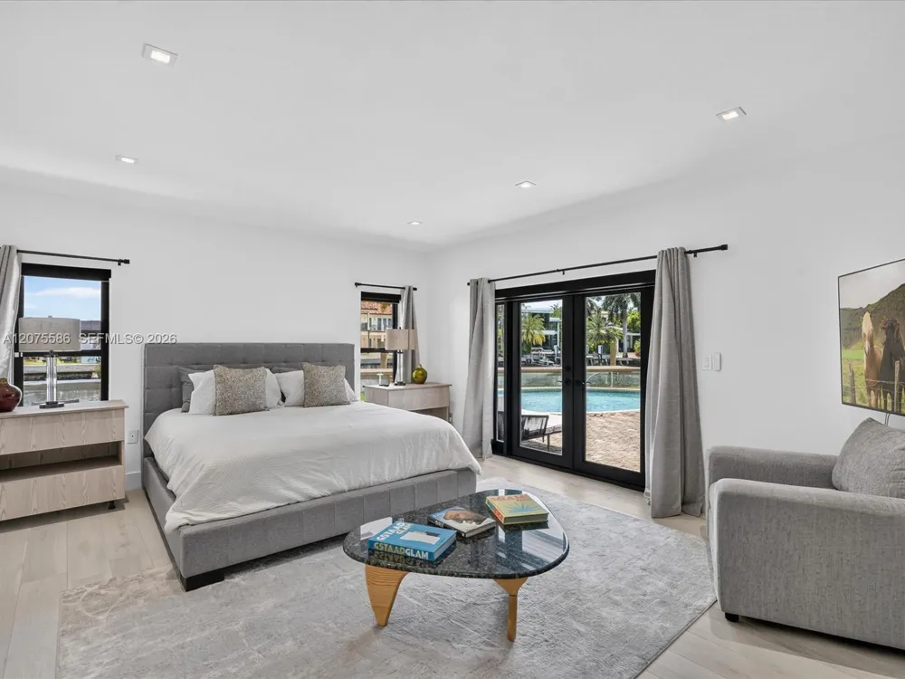 343 Centre Is Golden Beach, FL 33160