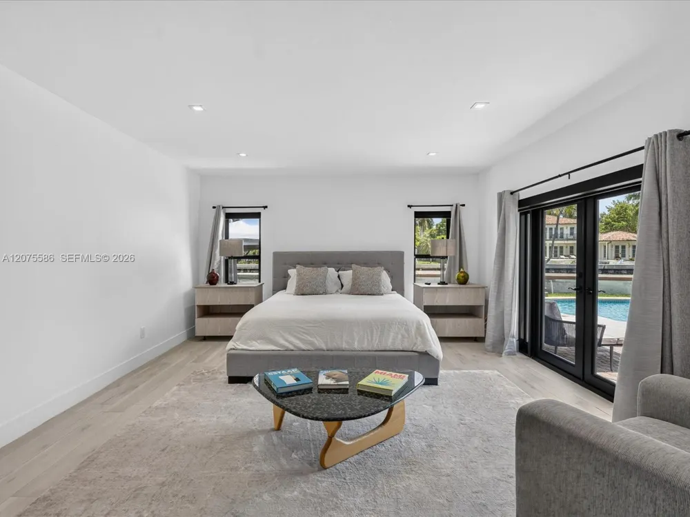 343 Centre Is Golden Beach, FL 33160