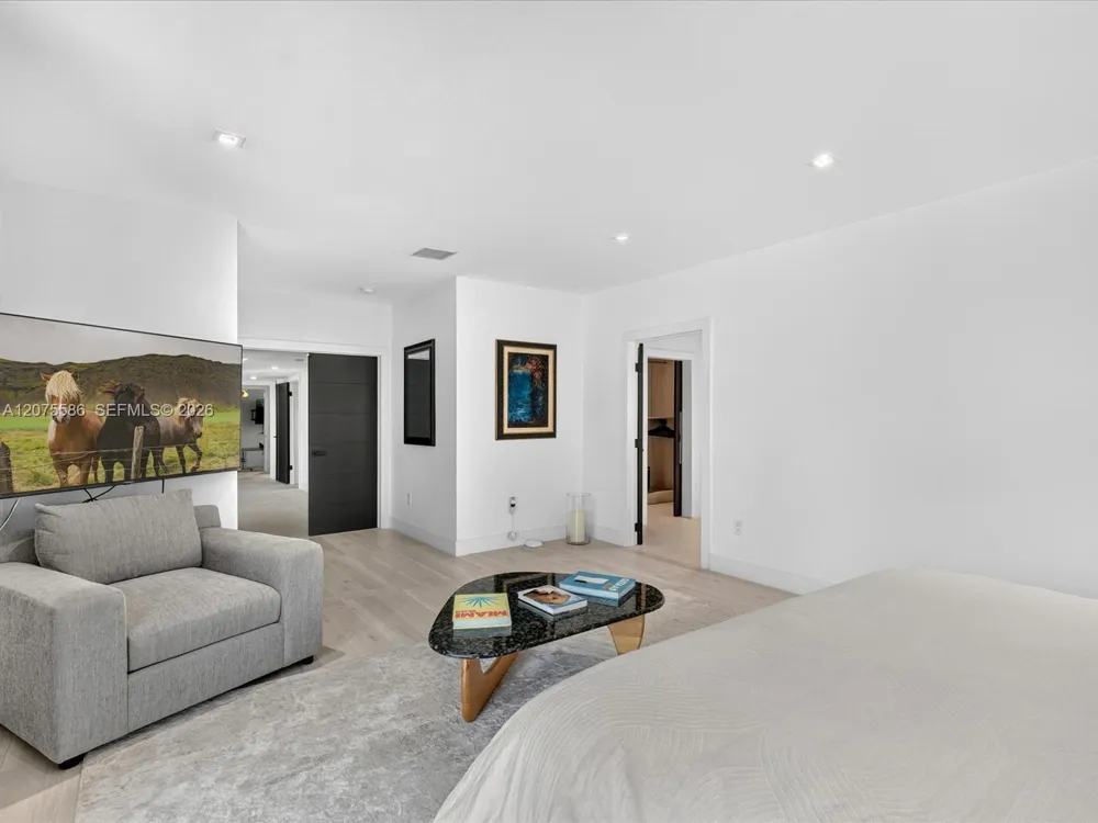 343 Centre Is Golden Beach, FL 33160