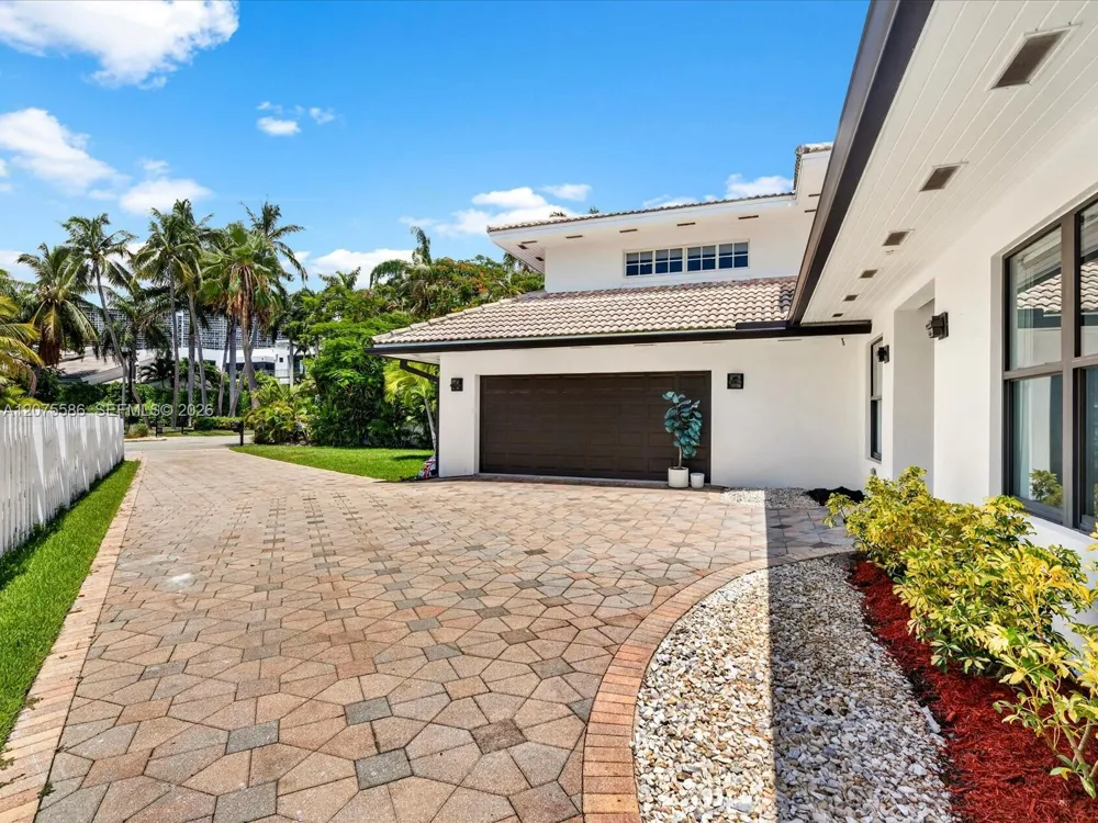 343 Centre Is Golden Beach, FL 33160