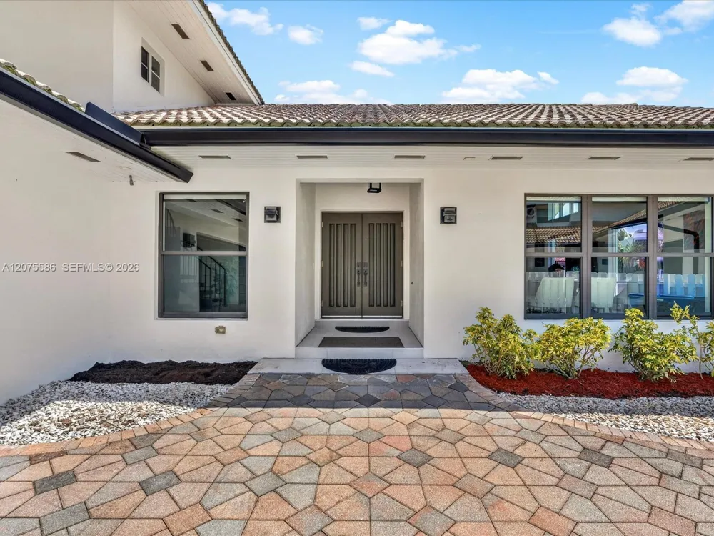 343 Centre Is Golden Beach, FL 33160