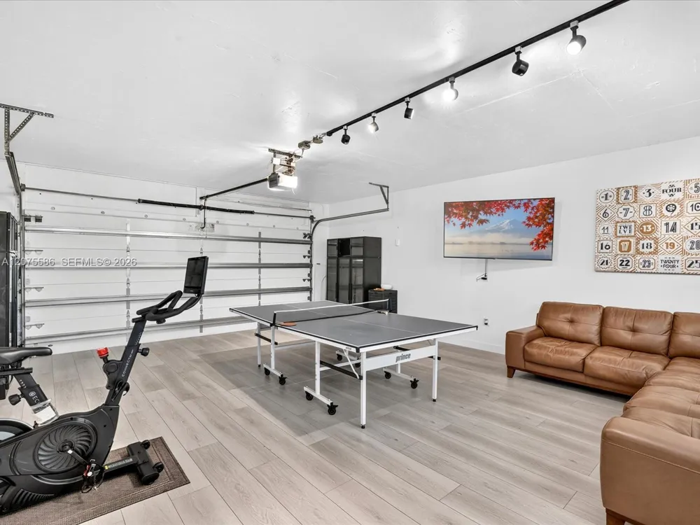 343 Centre Is Golden Beach, FL 33160