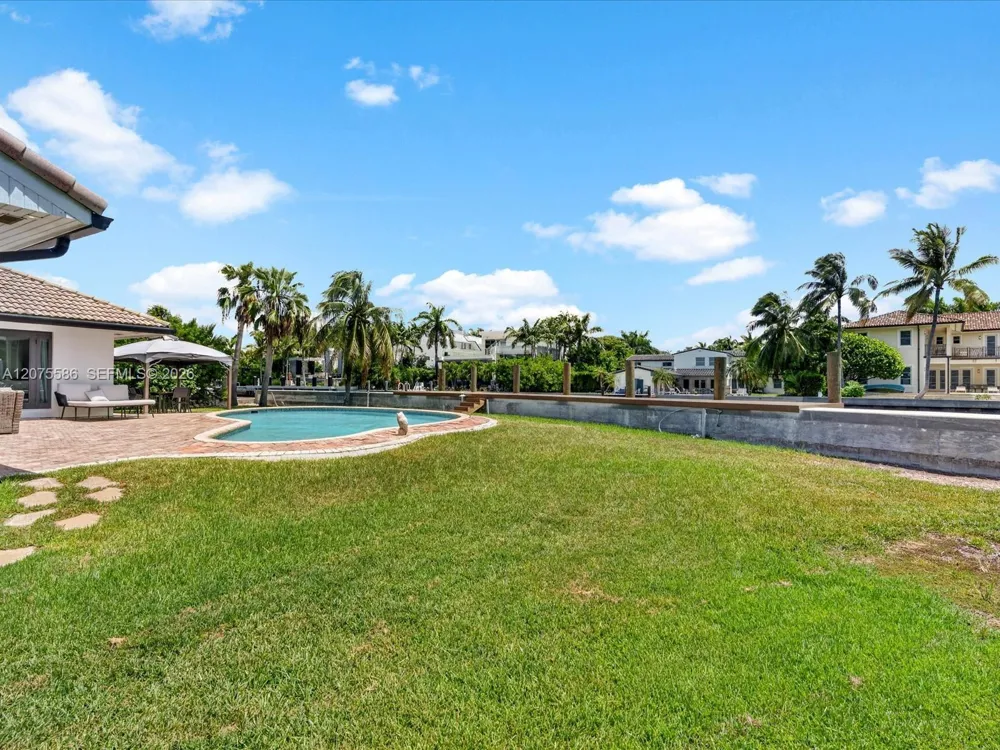 343 Centre Is Golden Beach, FL 33160