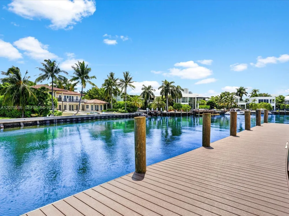 343 Centre Is Golden Beach, FL 33160