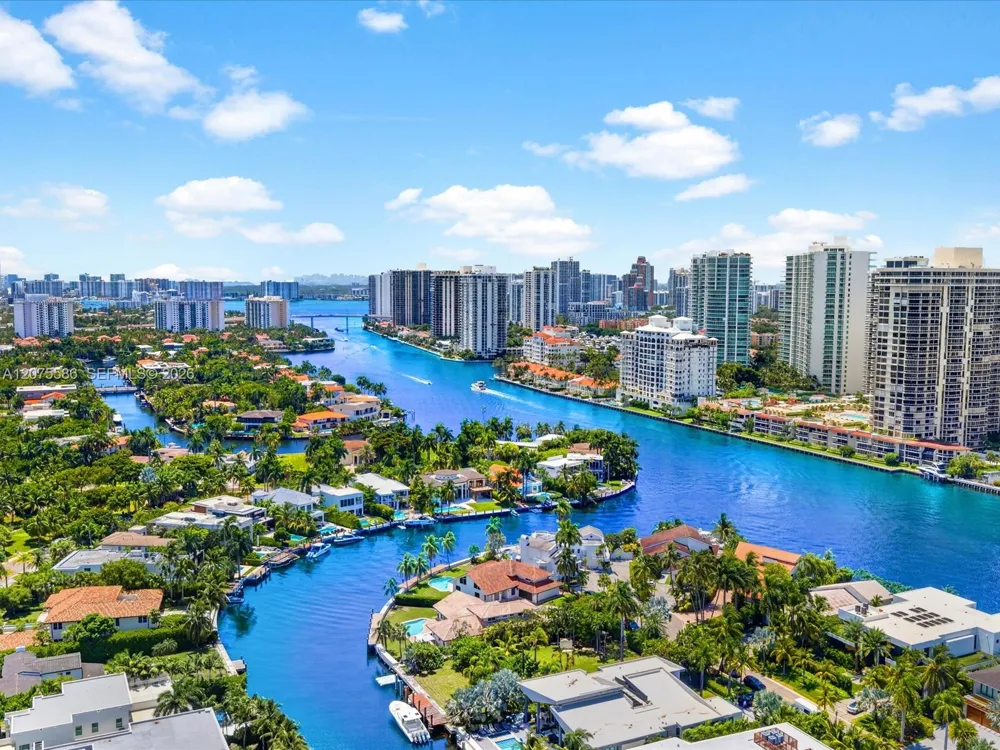 343 Centre Is Golden Beach, FL 33160