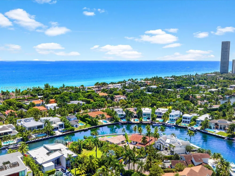 343 Centre Is Golden Beach, FL 33160