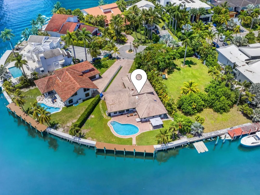 343 Centre Is Golden Beach, FL 33160
