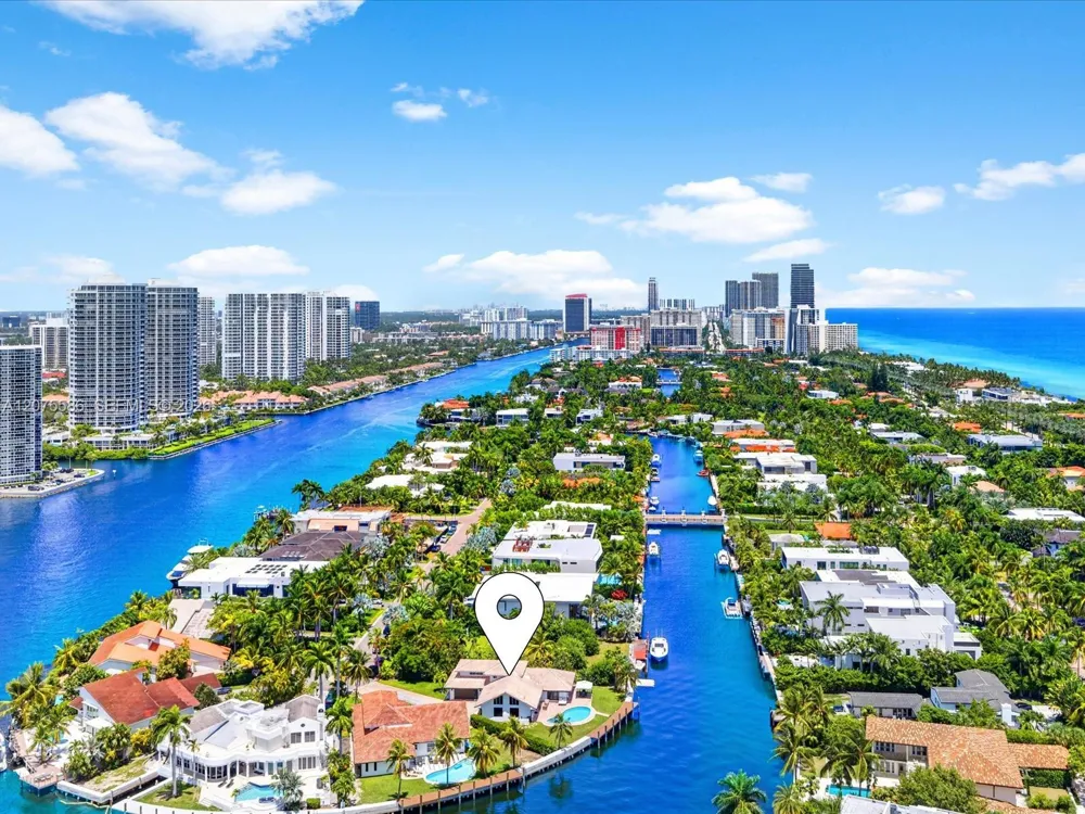 343 Centre Is Golden Beach, FL 33160
