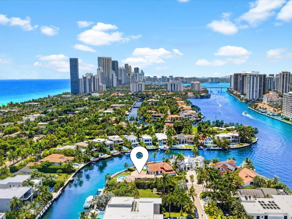 343 Centre Is Golden Beach, FL 33160