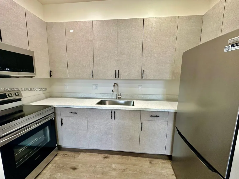 2375 NW 105th St #. Miami, FL 33147