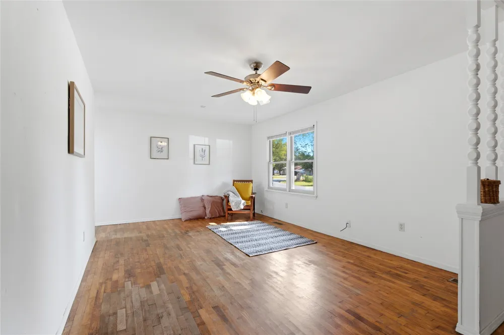 303 S Gray Place Chouteau, OK 74337