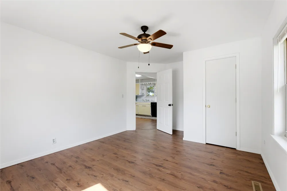 303 S Gray Place Chouteau, OK 74337