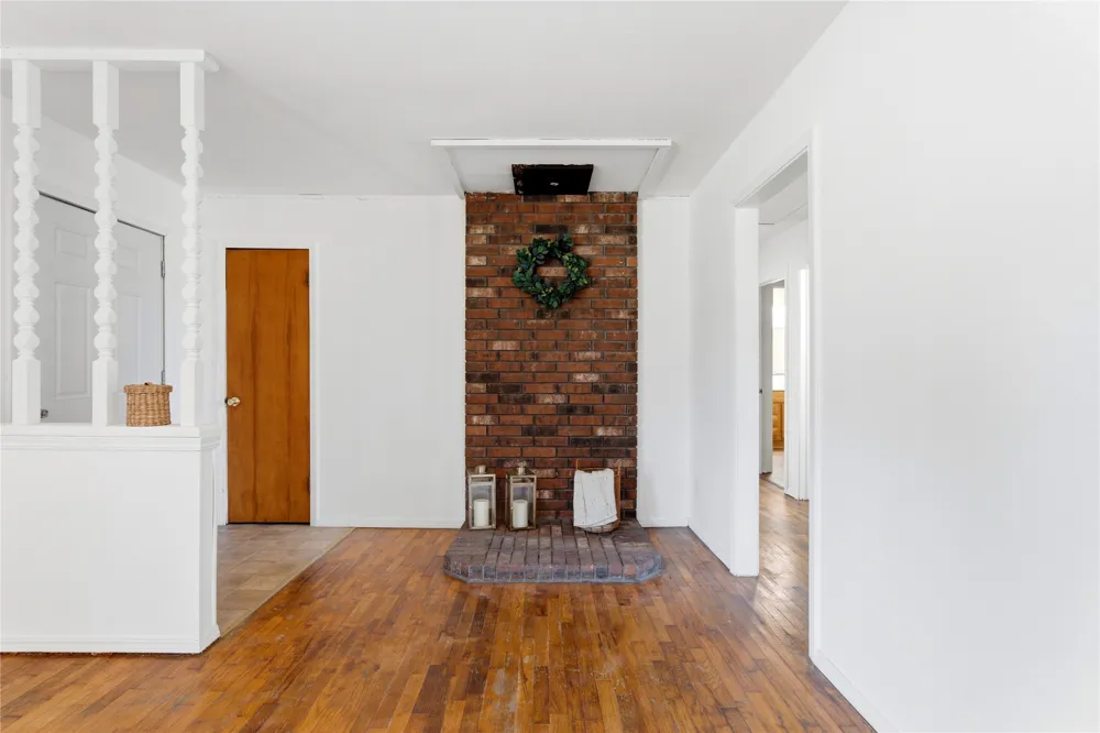 303 S Gray Place Chouteau, OK 74337