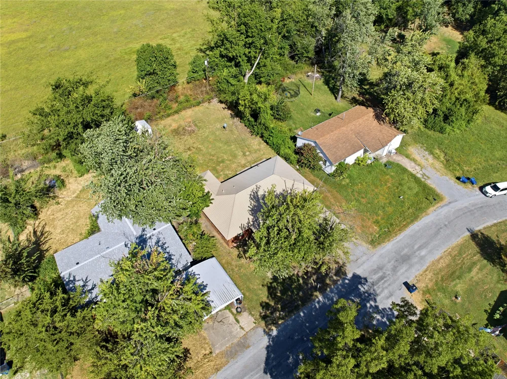 303 S Gray Place Chouteau, OK 74337