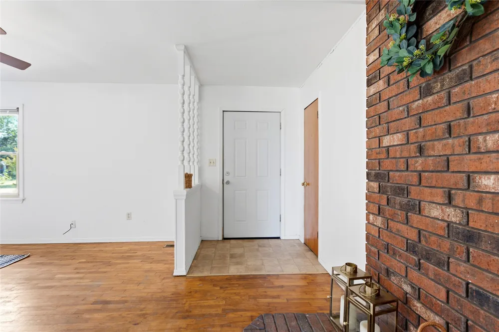 303 S Gray Place Chouteau, OK 74337