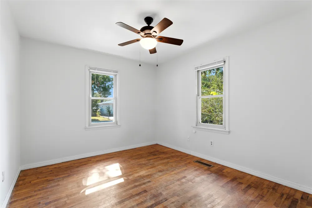 303 S Gray Place Chouteau, OK 74337