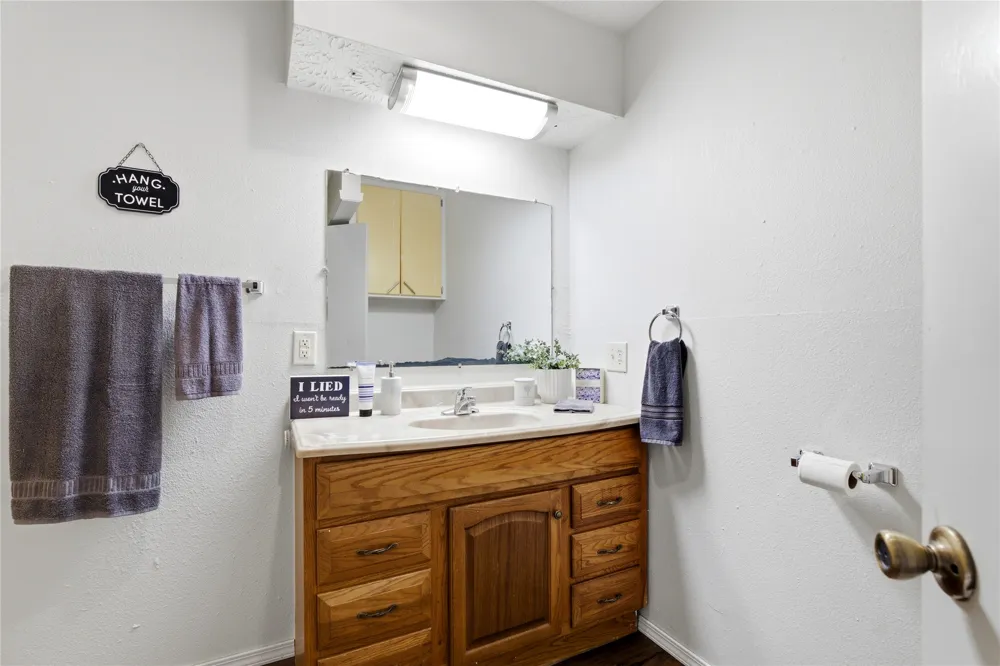 303 S Gray Place Chouteau, OK 74337