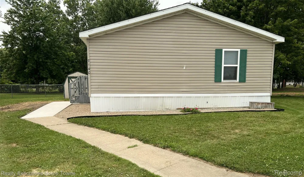 7140 Mapleview Circle W #64 Brown City City, MI 48416