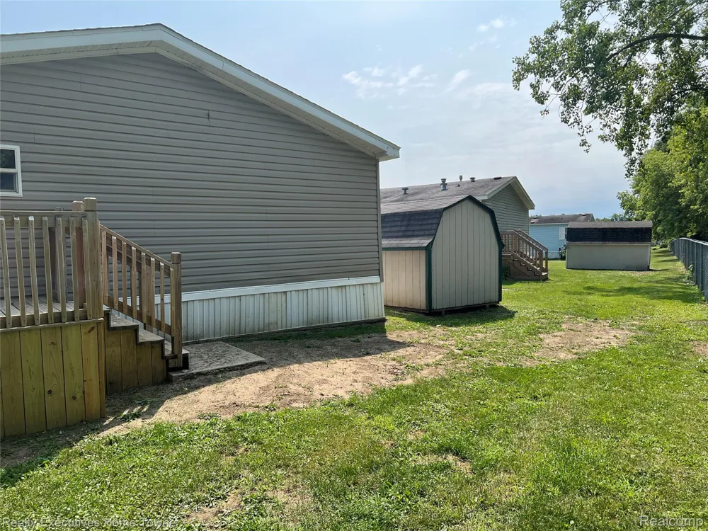 7140 Mapleview Circle W #64 Brown City City, MI 48416