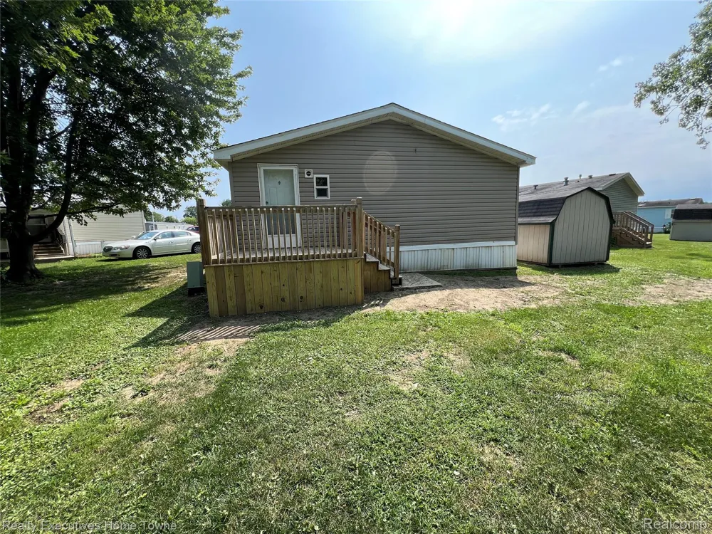 7140 Mapleview Circle W #64 Brown City City, MI 48416