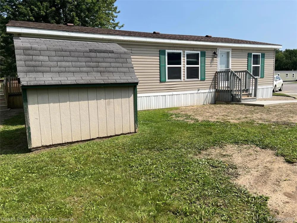 7140 Mapleview Circle W #64 Brown City City, MI 48416