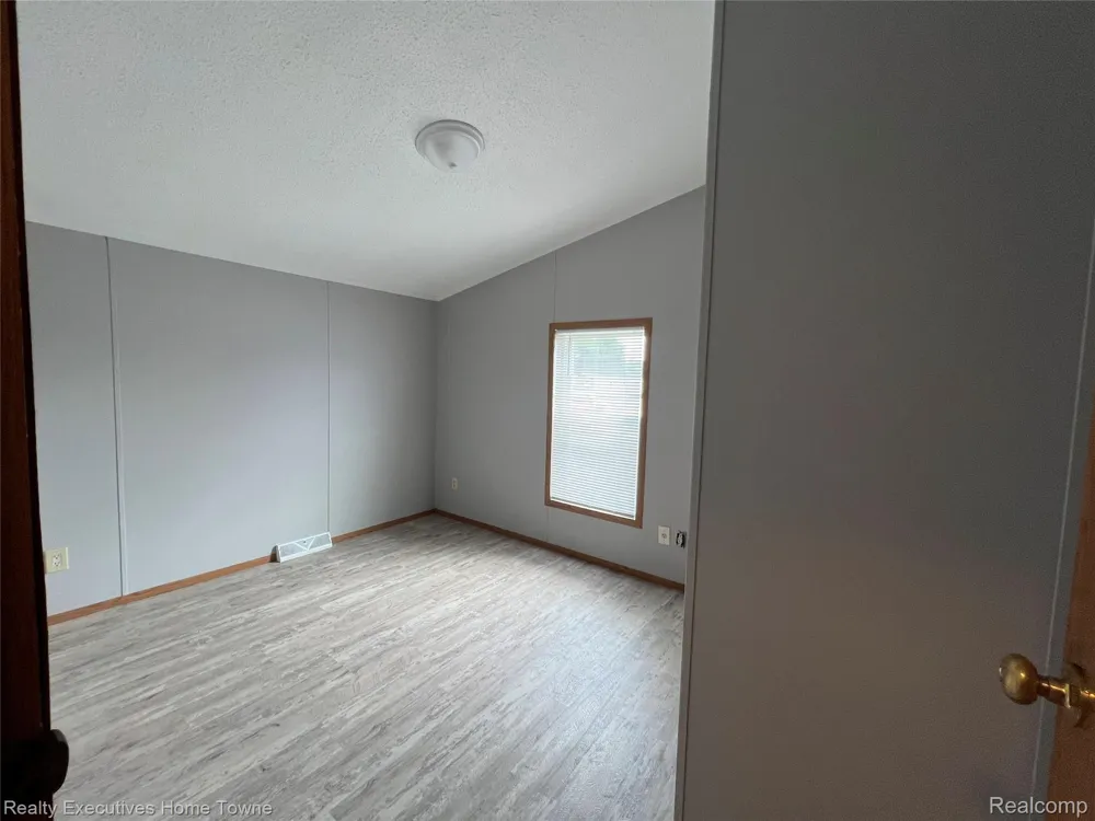 7140 Mapleview Circle W #64 Brown City City, MI 48416