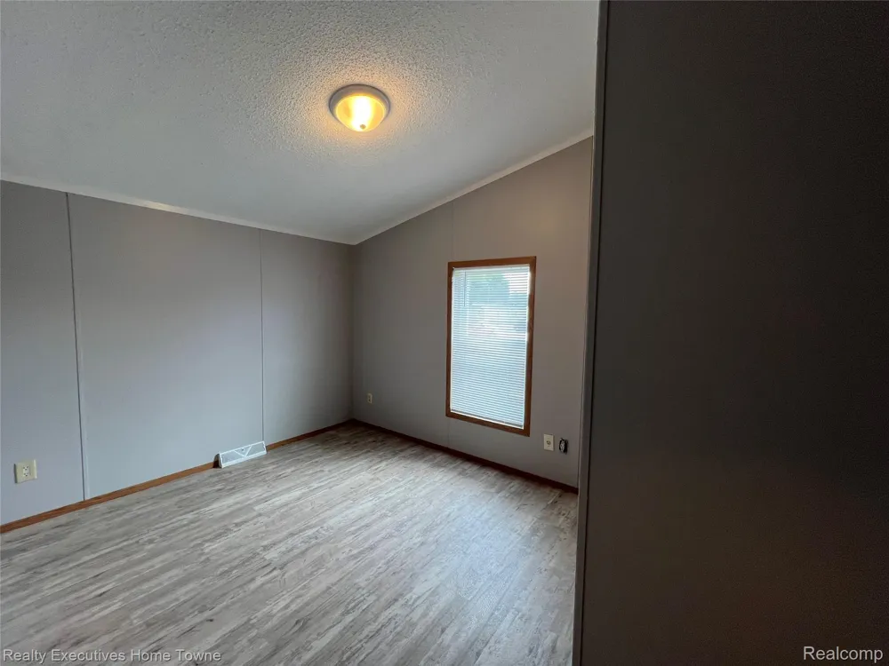 7140 Mapleview Circle W #64 Brown City City, MI 48416
