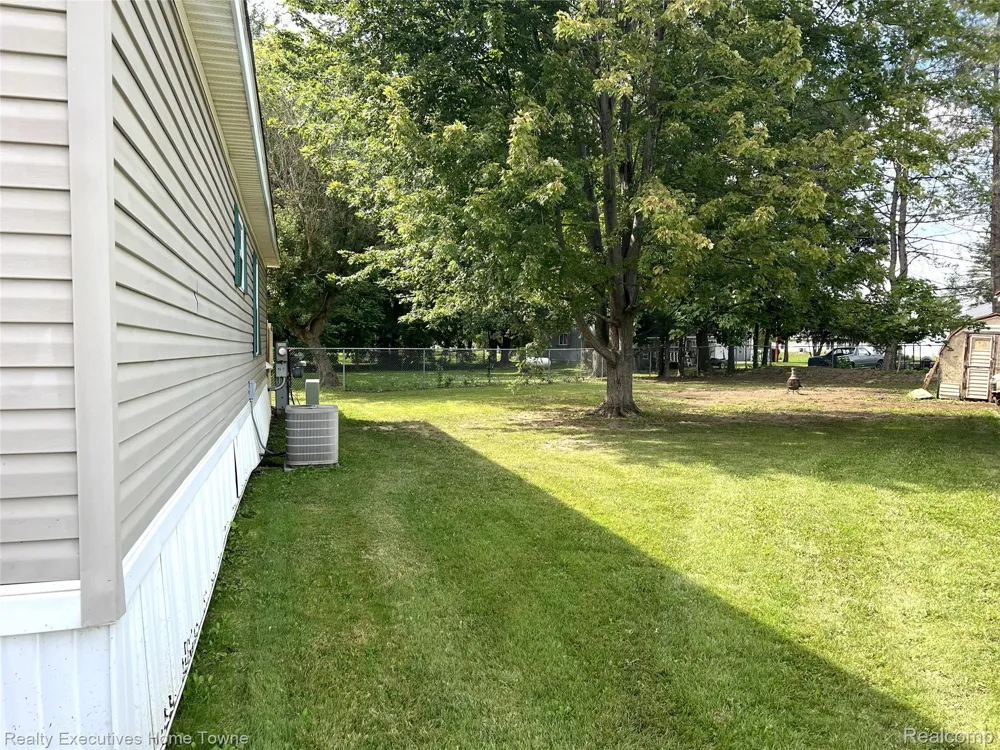7140 Mapleview Circle W #64 Brown City City, MI 48416