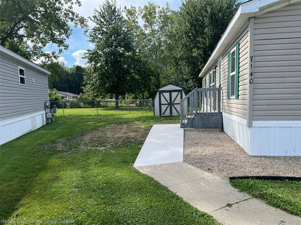 7140 Mapleview Circle W #64 Brown City City, MI 48416