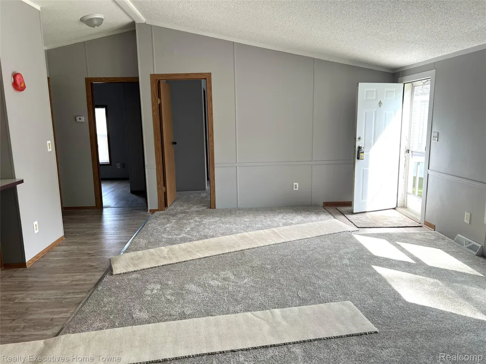 7140 Mapleview Circle W #64 Brown City City, MI 48416