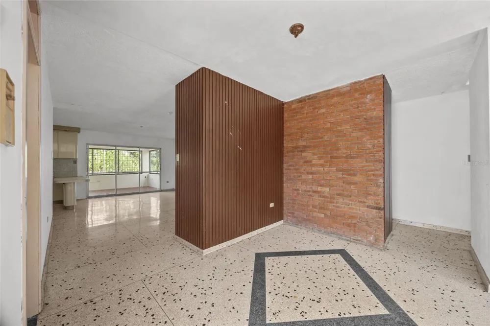 5 TOLEDO ST Caguas, PR 00725