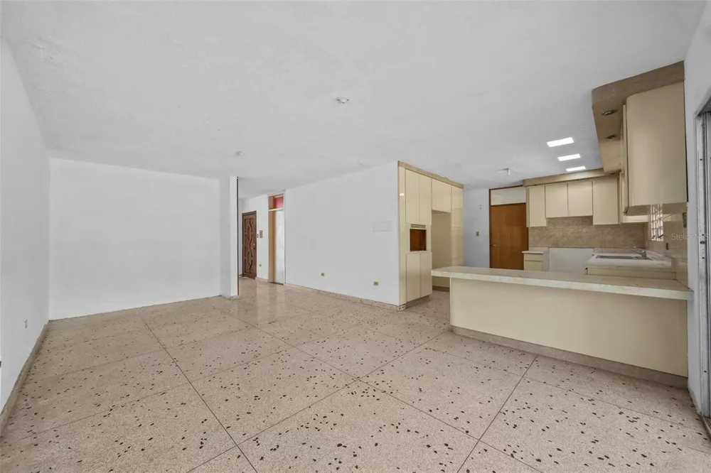 5 TOLEDO ST Caguas, PR 00725