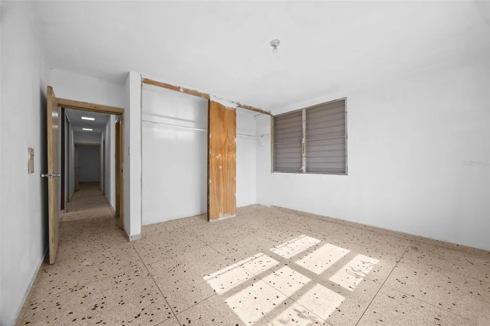 5 TOLEDO ST Caguas, PR 00725