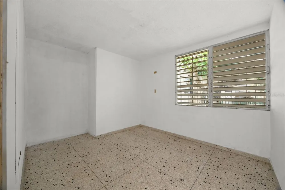 5 TOLEDO ST Caguas, PR 00725