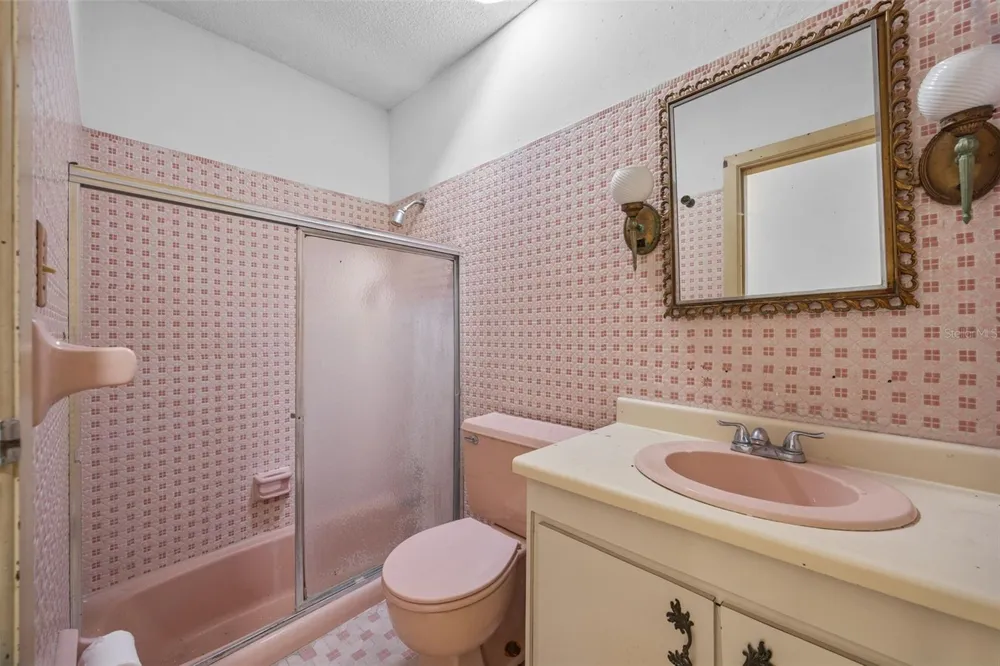 5 TOLEDO ST Caguas, PR 00725