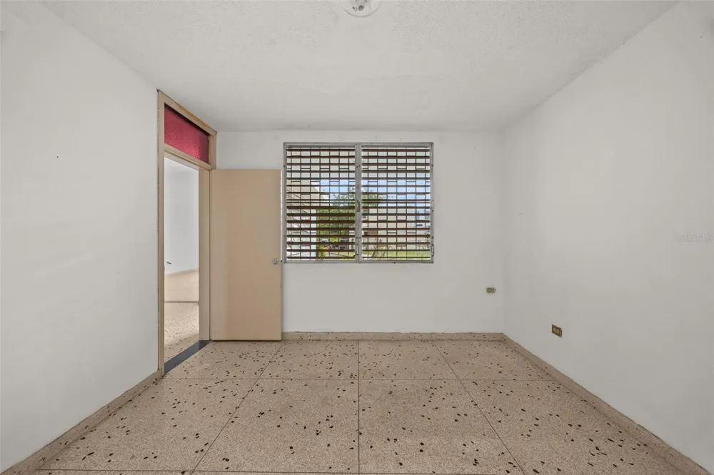 5 TOLEDO ST Caguas, PR 00725