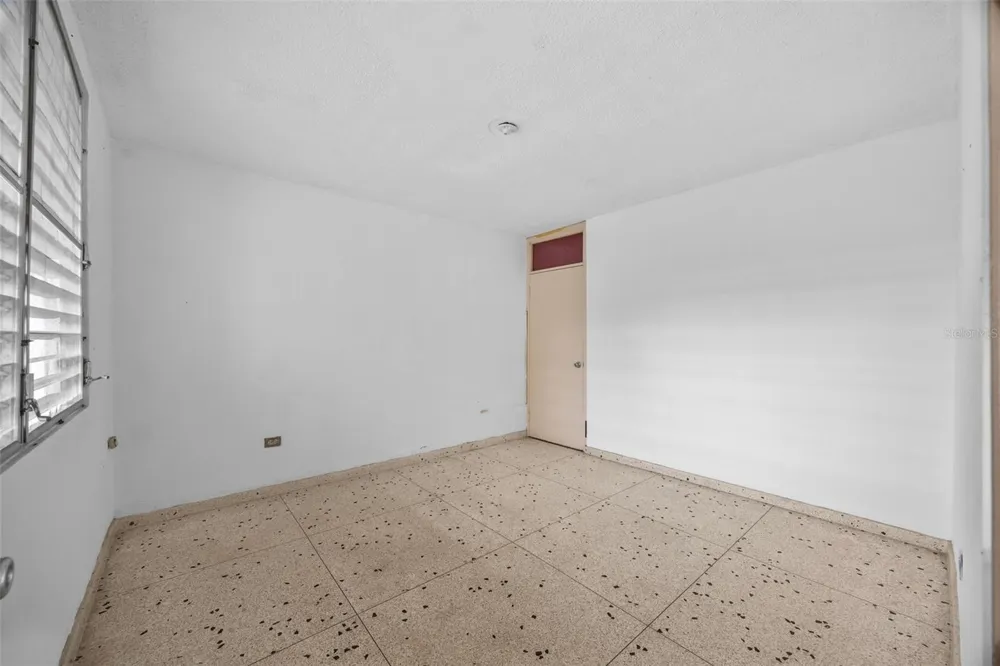 5 TOLEDO ST Caguas, PR 00725