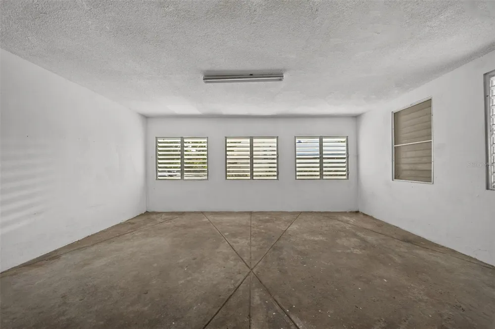 5 TOLEDO ST Caguas, PR 00725