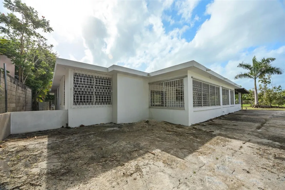 5 TOLEDO ST Caguas, PR 00725