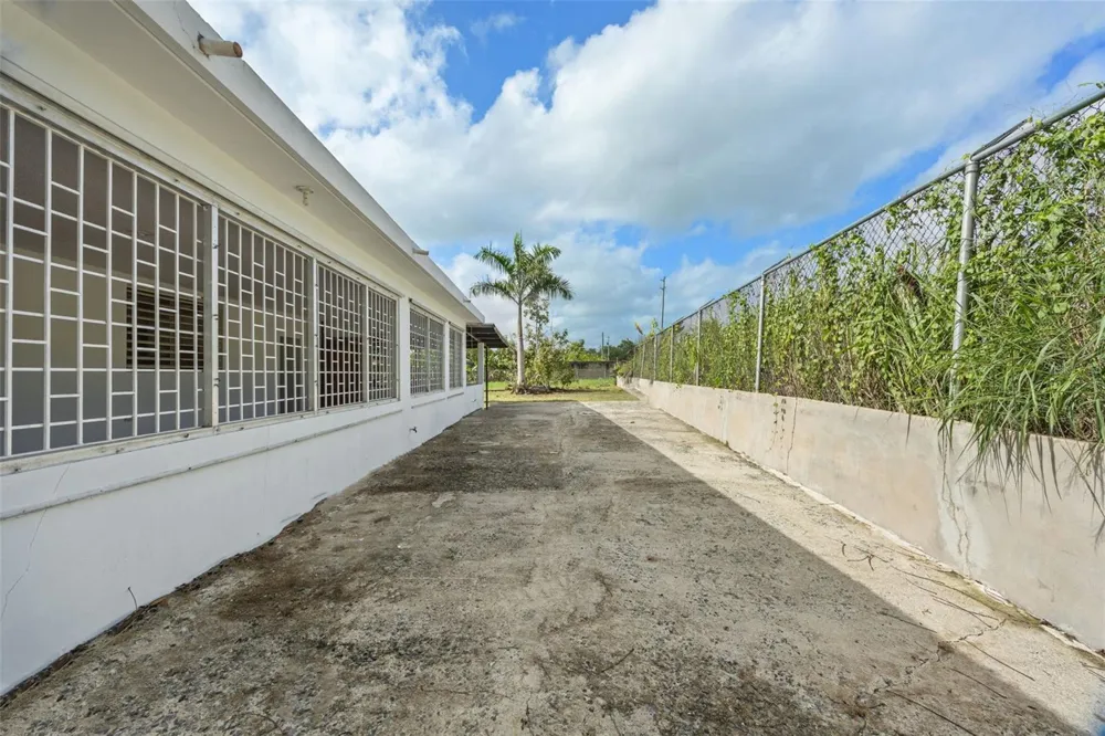 5 TOLEDO ST Caguas, PR 00725