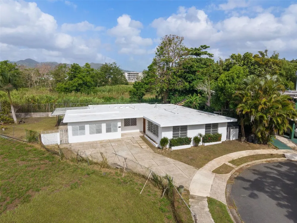 5 TOLEDO ST Caguas, PR 00725