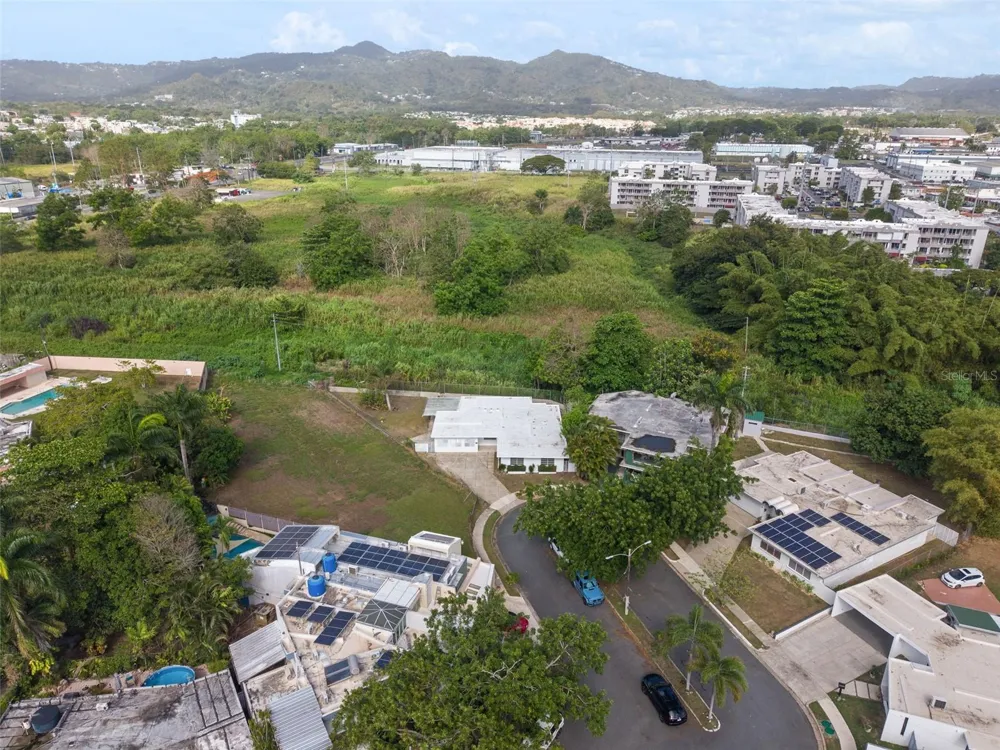 5 TOLEDO ST Caguas, PR 00725