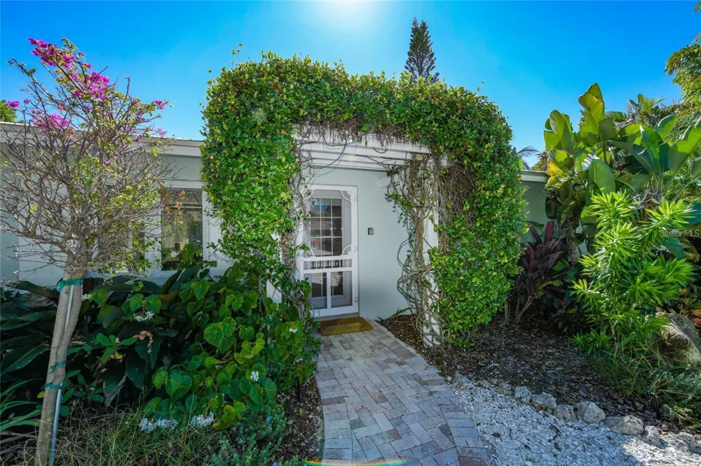 207 PEACOCK LANE Holmes Beach, FL 34217