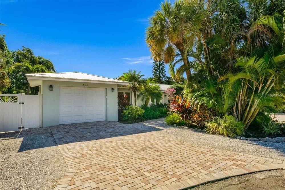 207 PEACOCK LANE Holmes Beach, FL 34217