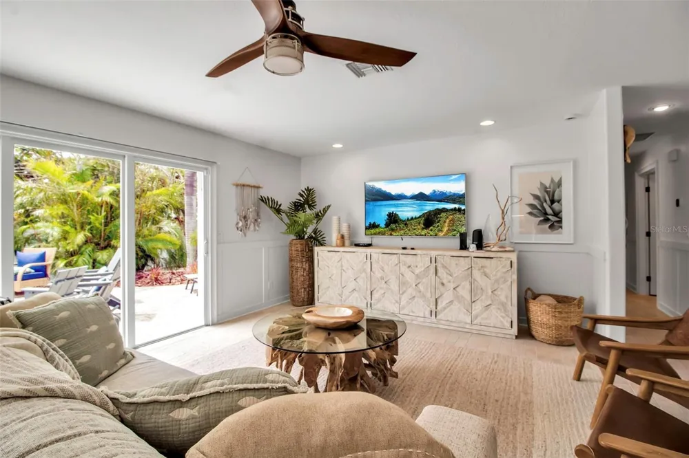 207 PEACOCK LANE Holmes Beach, FL 34217
