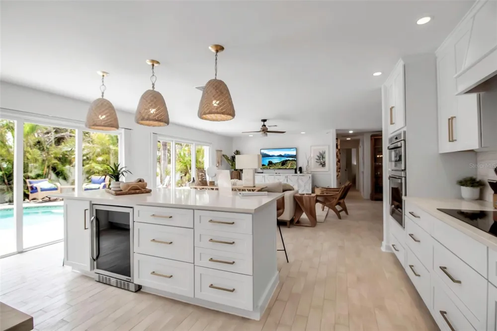 207 PEACOCK LANE Holmes Beach, FL 34217
