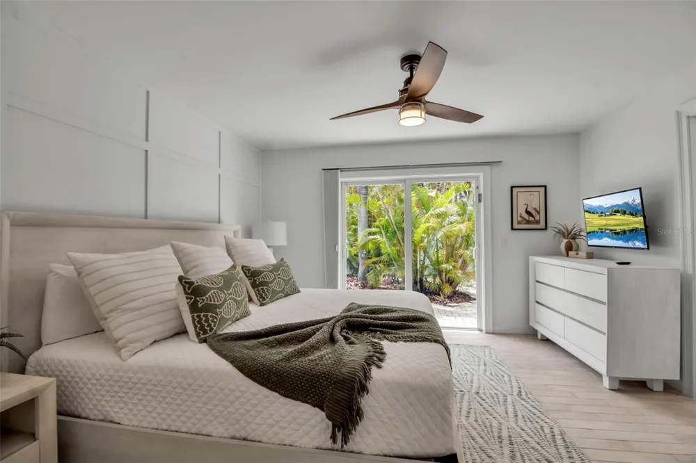 207 PEACOCK LANE Holmes Beach, FL 34217